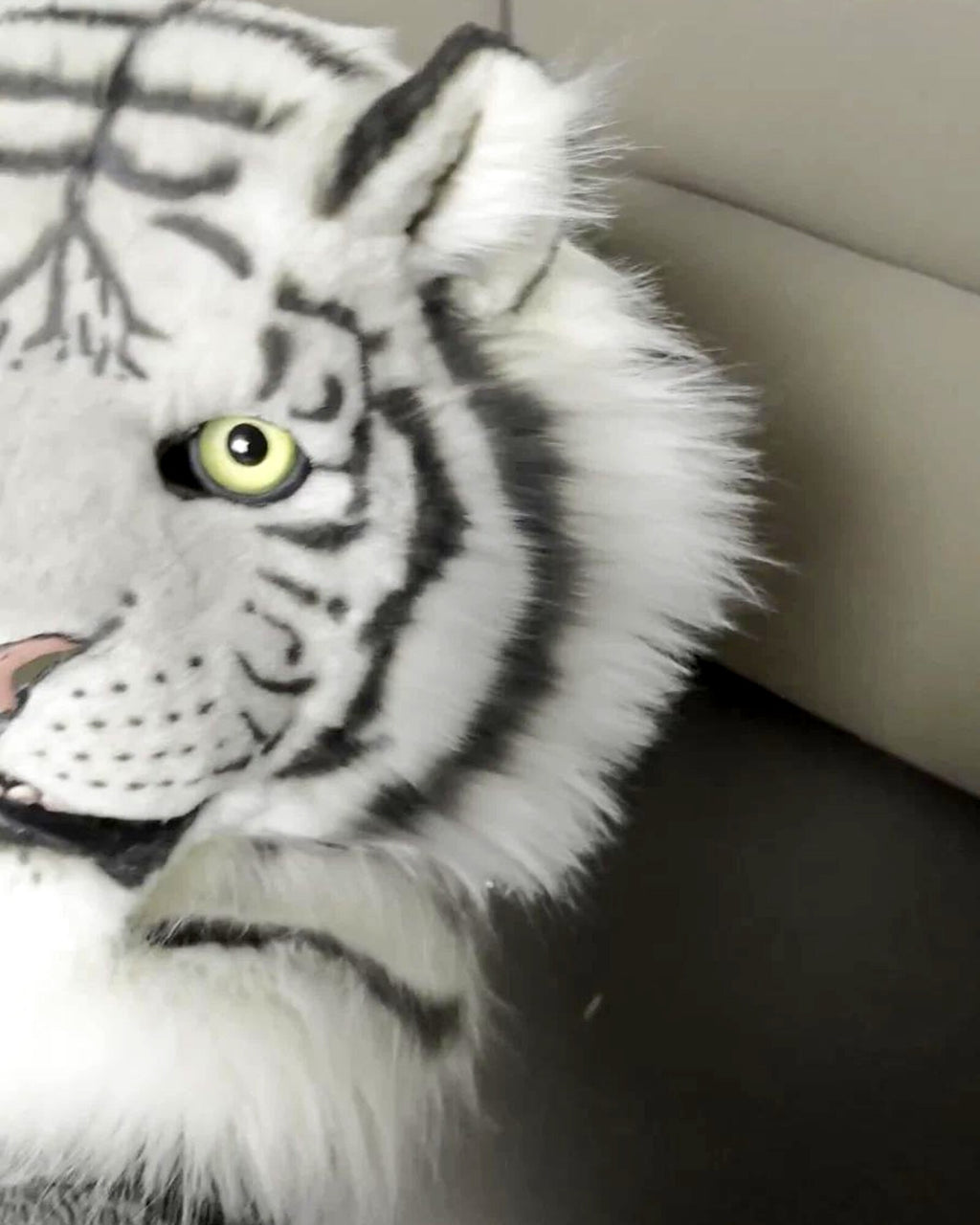 Realistic White Tiger Fursuit Head - Moving Jaw - Odd Eyes product photo 2