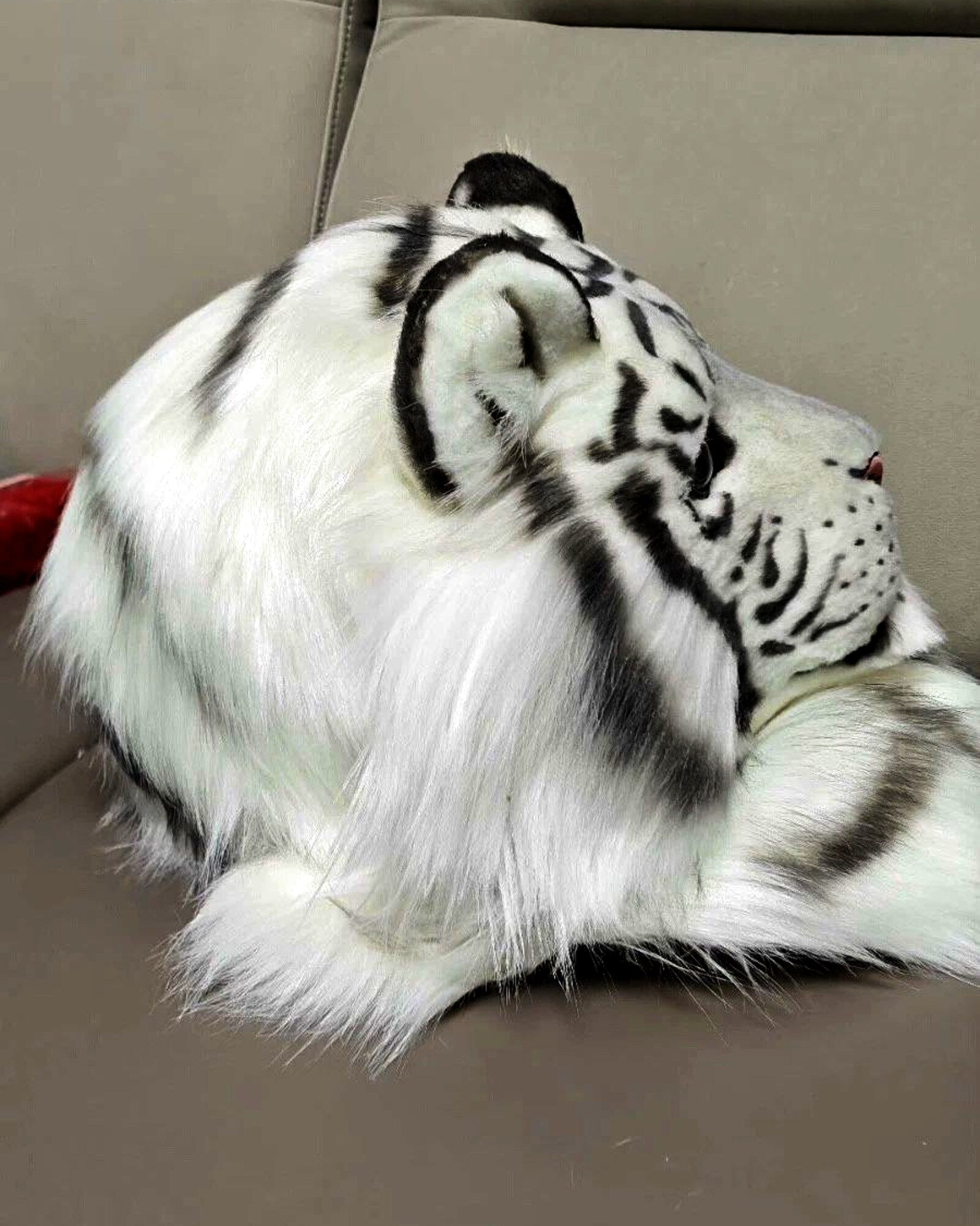Realistic White Tiger Fursuit Head - Moving Jaw - Odd Eyes product photo 4