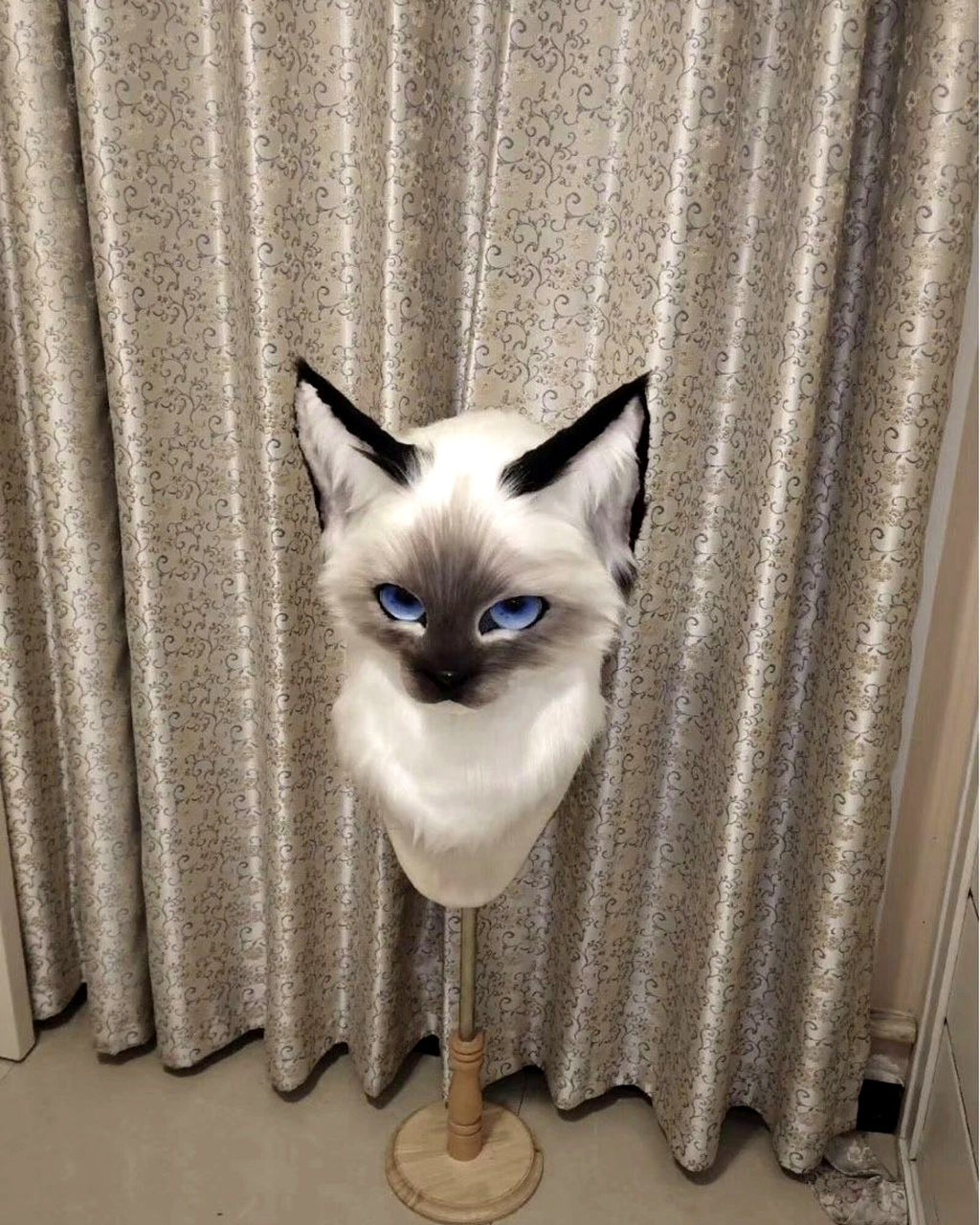 Realistic Ragdoll Cat Fursuit Head - Moving Jaw - Blue Eyes product photo 5